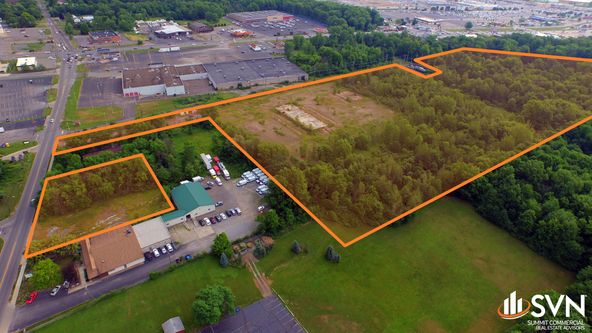 1477 North Road SE, Niles, OH 44446